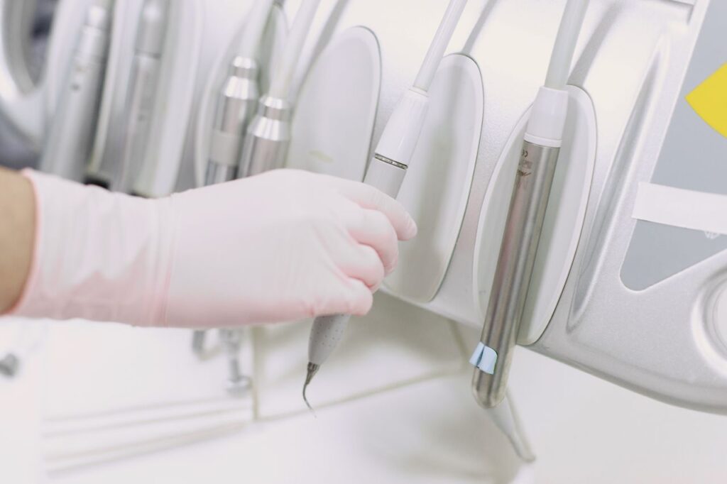 Blanqueamiento dental en clínica